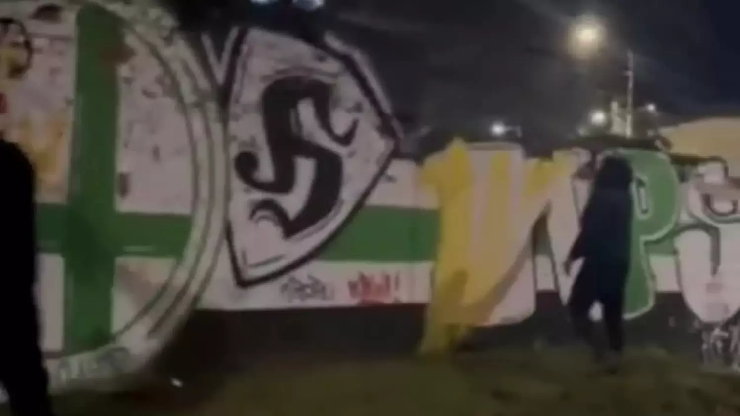 Pseudokibice zniszczyli murale w Starogardzie